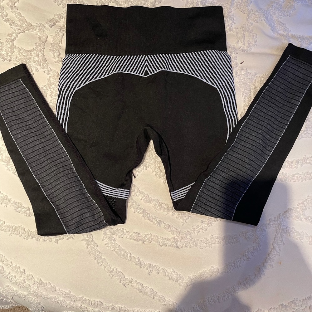 Black compress leggings - Picture 2 of 4